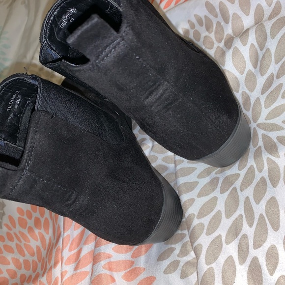 Black boots - Picture 4 of 4